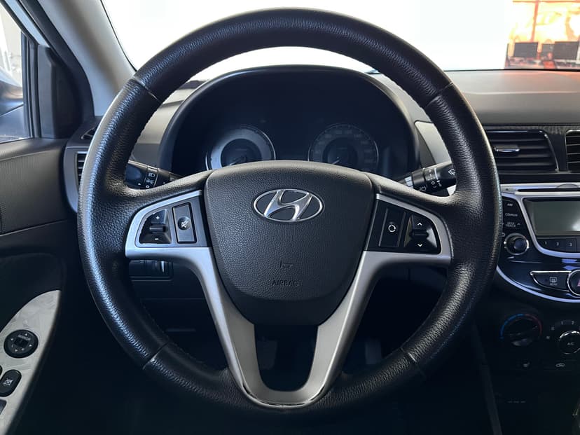 Hyundai Solaris с пробегом, 2014 год, Волгоград, 1.6 бензин, Механика - вид 10