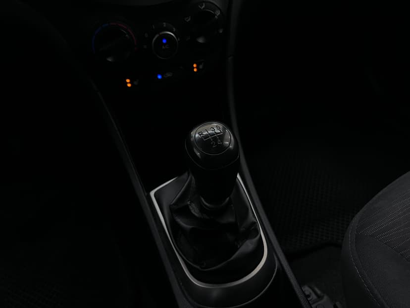 Hyundai Solaris с пробегом, 2014 год, Волгоград, 1.4 бензин, Механика - вид 12