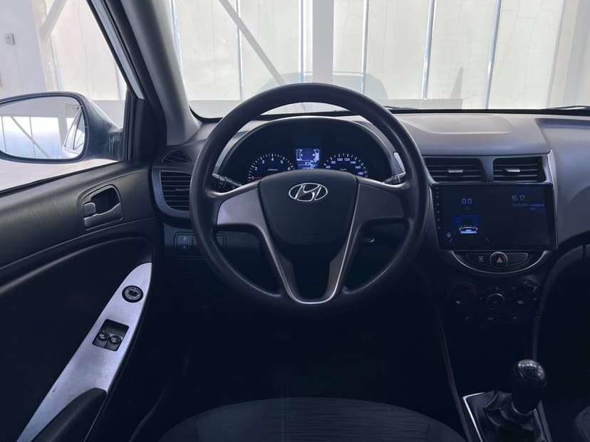 Hyundai Solaris с пробегом, 2014 год, Волгоград, 1.4 бензин, Механика - вид 6