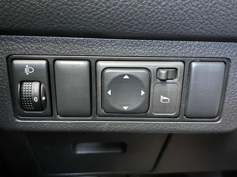 Nissan Tiida с пробегом, 2010 год, Волгоград, 1.6 бензин, Механика - вид 16