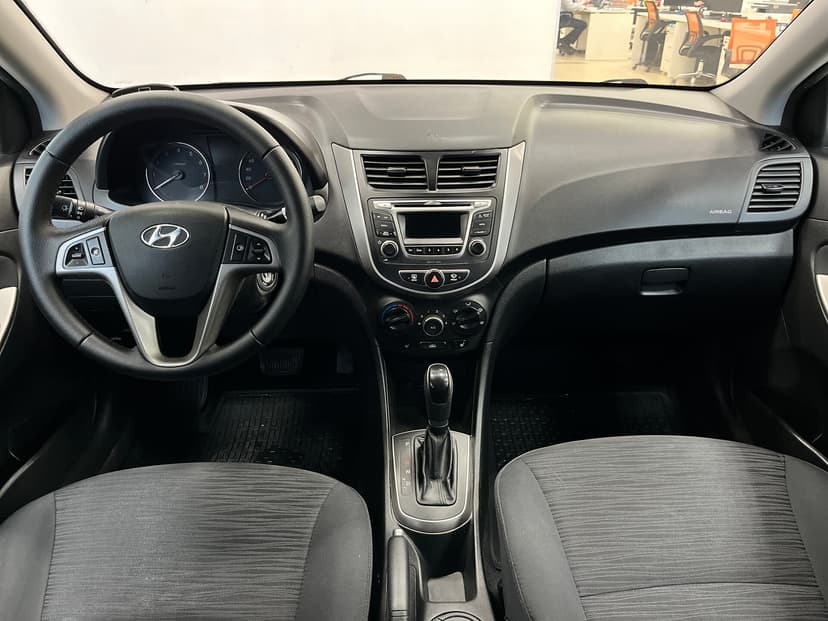 Hyundai Solaris с пробегом, 2015 год, Волгоград, 1.6 бензин, Автомат - вид 9