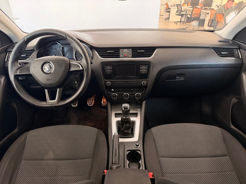 Skoda Octavia с пробегом, 2016 год, Волгоград, 1.4 бензин, Механика - вид 9