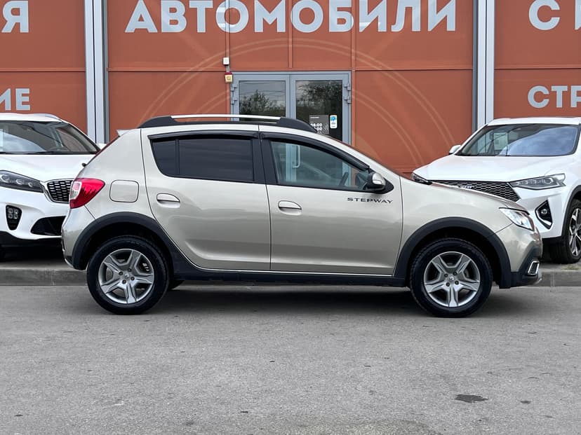 Renault Sandero Stepway с пробегом, 2021 год, Волгоград, 1.6 бензин, Механика - вид 4