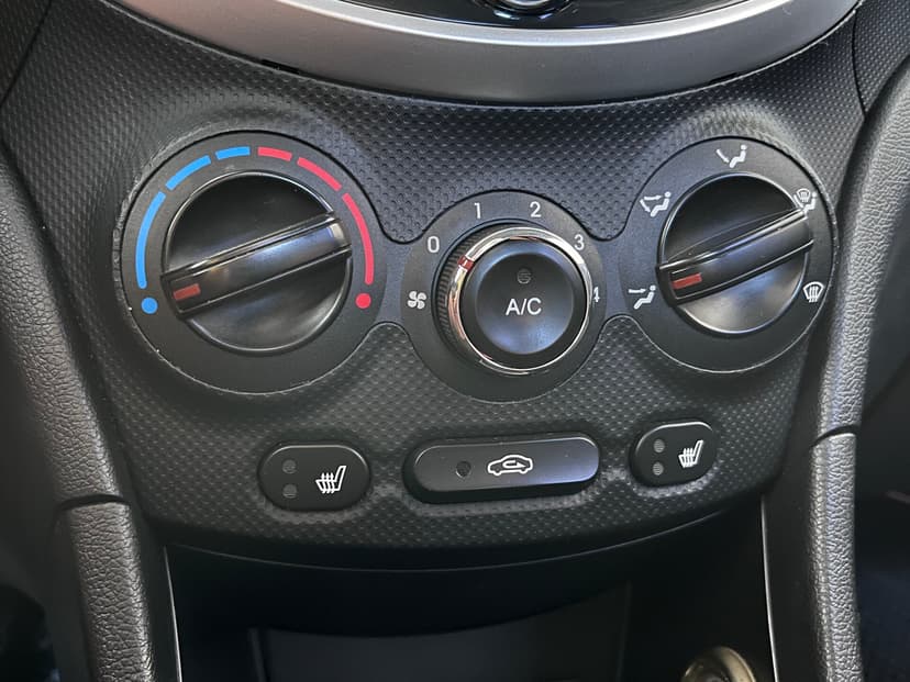 Hyundai Solaris с пробегом, 2014 год, Волгоград, 1.6 бензин, Механика - вид 14