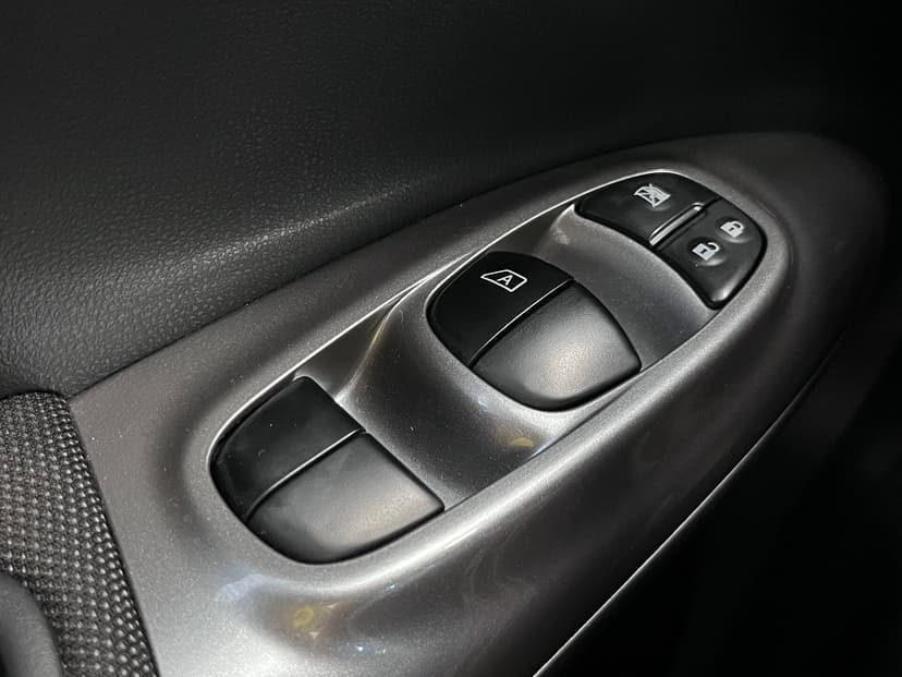 Nissan Juke с пробегом, 2011 год, Волгоград, 1.6 бензин, Вариатор - вид 23