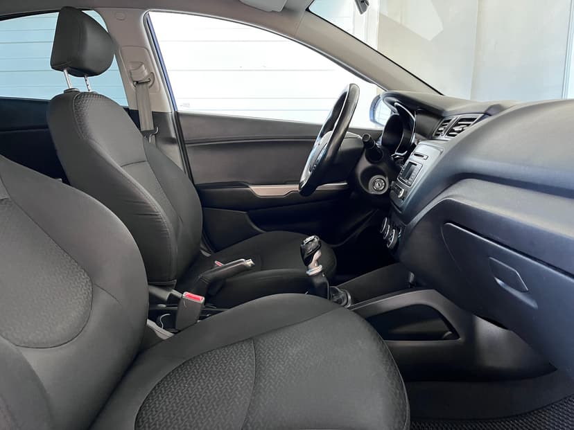 KIA Rio с пробегом, 2015 год, Волгоград, 1.6 бензин, Механика - вид 20