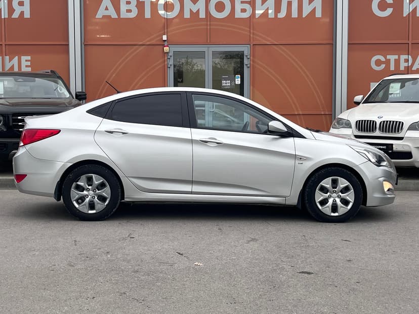 Hyundai Solaris с пробегом, 2015 год, Волгоград, 1.6 бензин, Автомат - вид 4