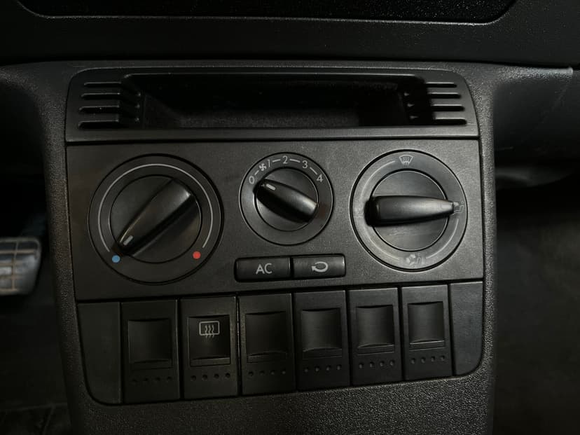 Volkswagen Polo с пробегом, 2000 год, Волгоград, 1.0 бензин, Механика - вид 11
