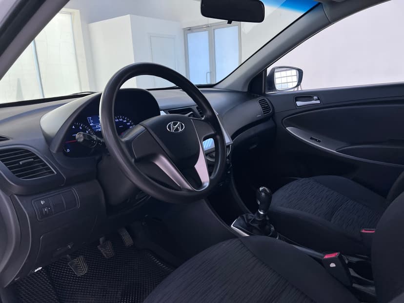 Hyundai Solaris с пробегом, 2014 год, Волгоград, 1.4 бензин, Механика - вид 15