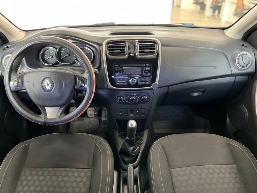 Renault Logan с пробегом, 2015 год, Волгоград, 1.6 бензин, Механика - вид 9
