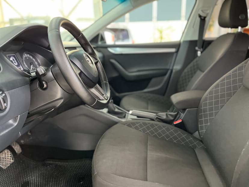 Skoda Octavia с пробегом, 2019 год, Волгоград, 1.6 бензин, Автомат - вид 18