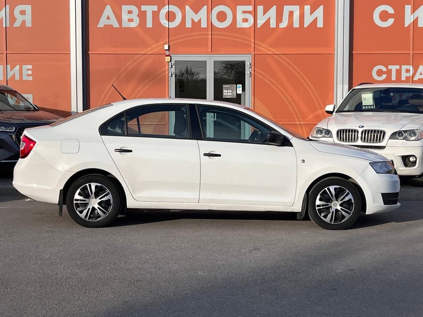 Skoda Rapid с пробегом, 2014 год, Волгоград, 1.6 бензин, Механика - вид 4