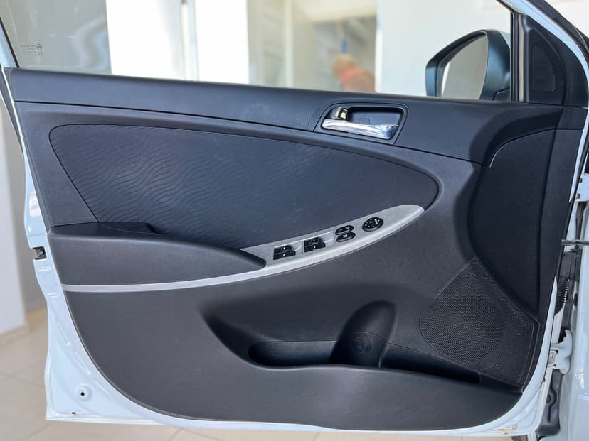 Hyundai Solaris с пробегом, 2014 год, Волгоград, 1.6 бензин, Механика - вид 19