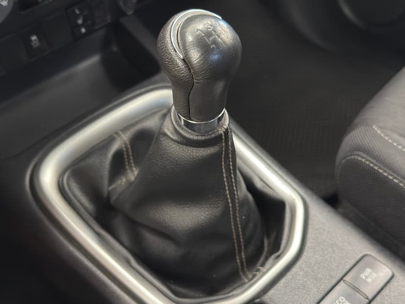 Toyota Hilux с пробегом, 2015 год, Волгоград, 2.4 дизель, Механика - вид 15