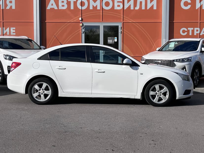 Chevrolet Cruze с пробегом, 2011 год, Волгоград, 1.6 бензин, Механика - вид 4