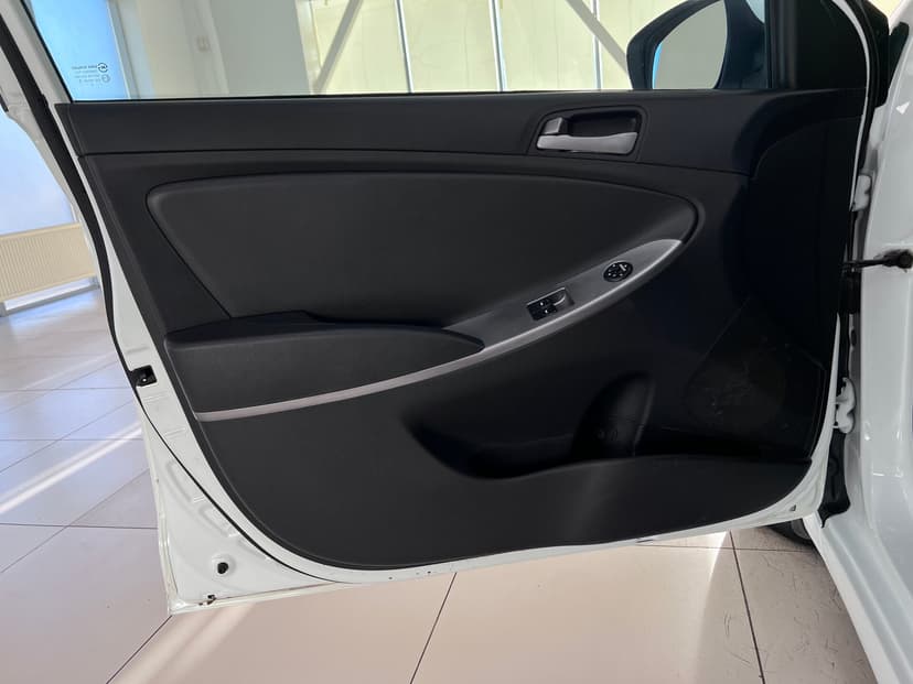 Hyundai Solaris с пробегом, 2014 год, Волгоград, 1.4 бензин, Механика - вид 13