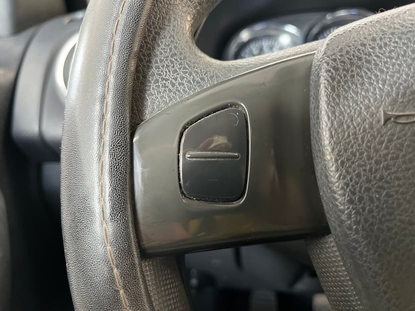 Renault Logan с пробегом, 2015 год, Волгоград, 1.6 бензин, Механика - вид 11