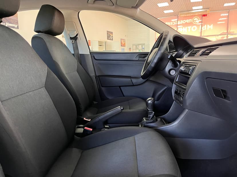 Skoda Rapid с пробегом, 2014 год, Волгоград, 1.6 бензин, Механика - вид 18