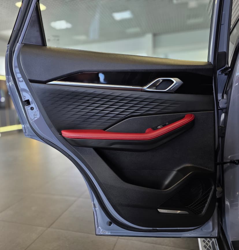 Geely Coolray с пробегом, 2026 год, Волгоград, 1.5 бензин, Робот - вид 24