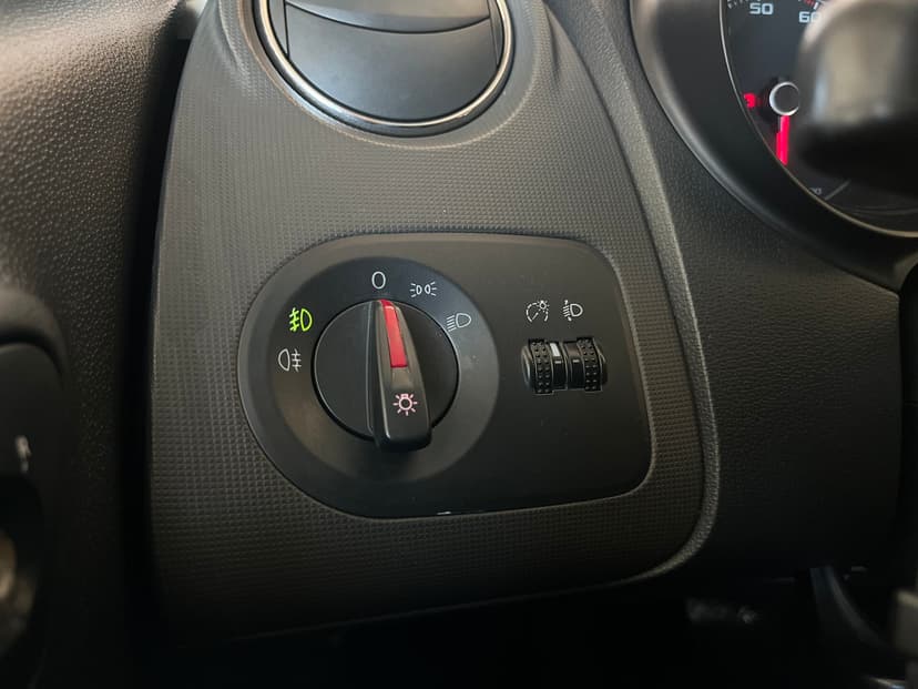 SEAT Ibiza с пробегом, 2012 год, Волгоград, 1.2 бензин, Робот - вид 13