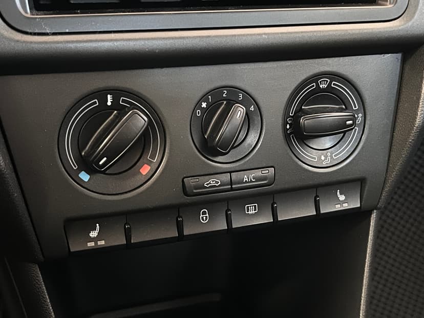 Skoda Rapid с пробегом, 2014 год, Волгоград, 1.6 бензин, Механика - вид 13