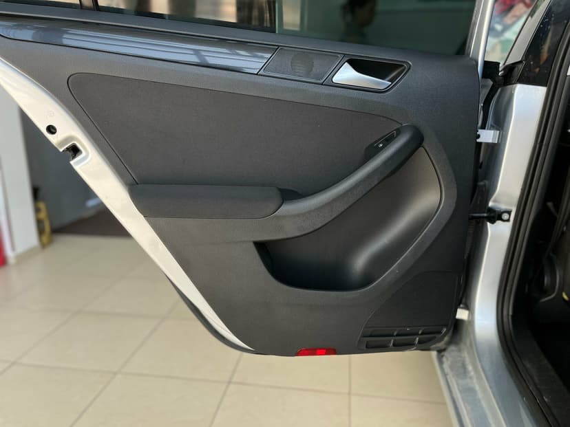 Volkswagen Jetta с пробегом, 2012 год, Волгоград, 1.6 бензин, Автомат - вид 25
