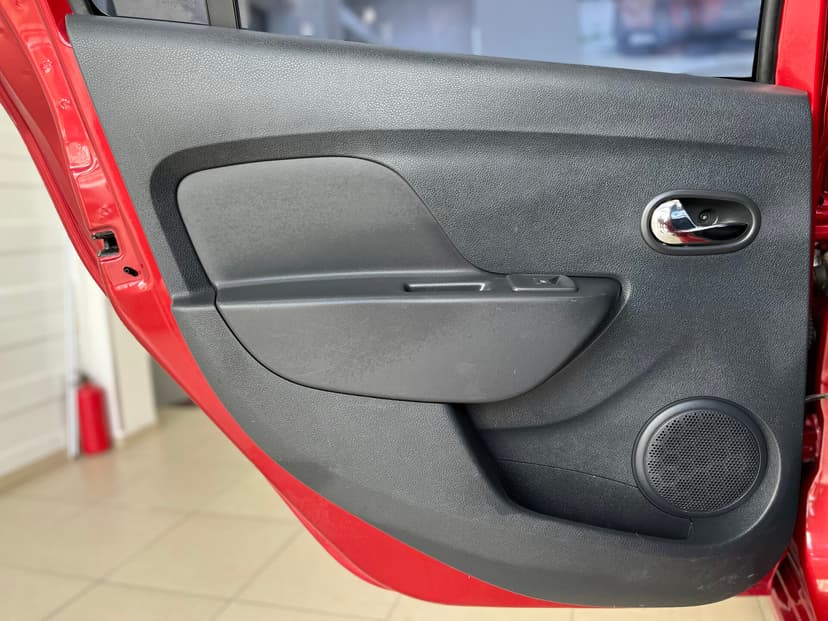 Renault Logan с пробегом, 2015 год, Волгоград, 1.6 бензин, Механика - вид 22