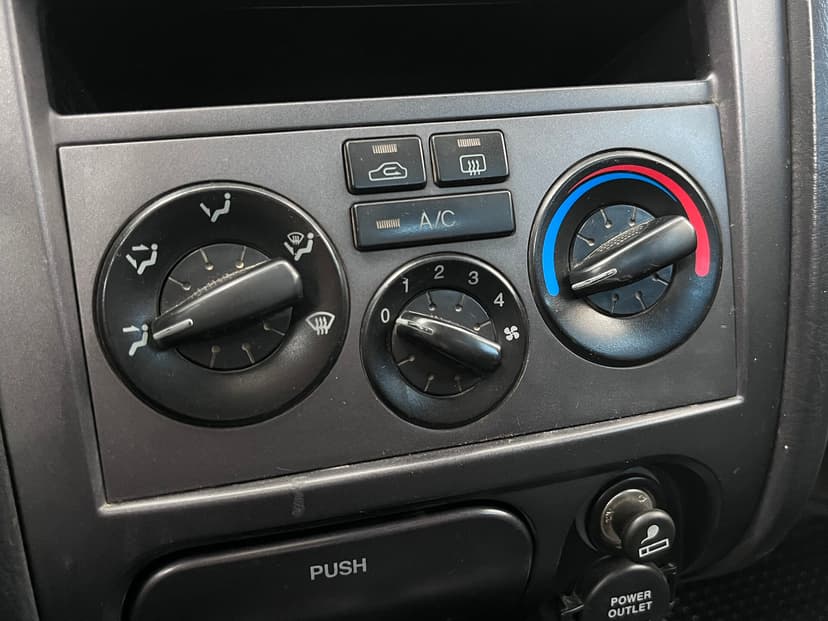 Hyundai Elantra с пробегом, 2004 год, Волгоград, 1.6 бензин, Механика - вид 12