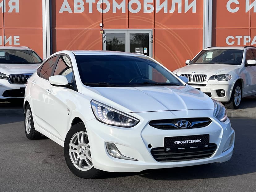 Hyundai Solaris с пробегом, 2014 год, Волгоград, 1.6 бензин, Механика - вид 3