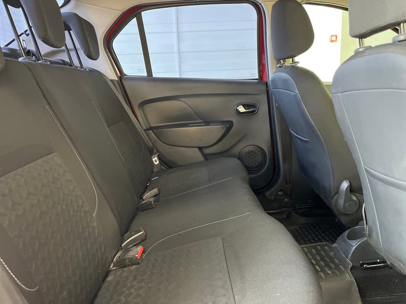 Renault Logan с пробегом, 2015 год, Волгоград, 1.6 бензин, Механика - вид 21