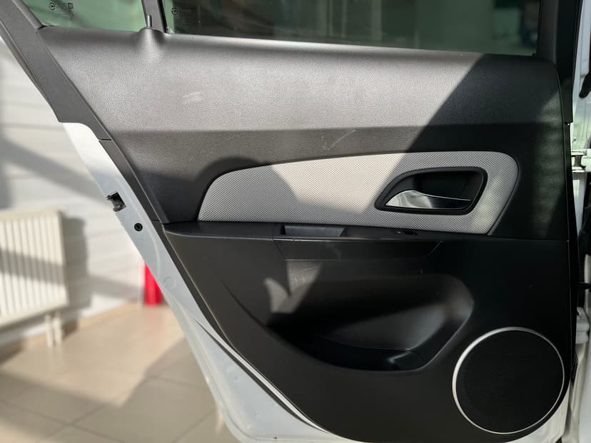 Chevrolet Cruze с пробегом, 2011 год, Волгоград, 1.6 бензин, Механика - вид 17