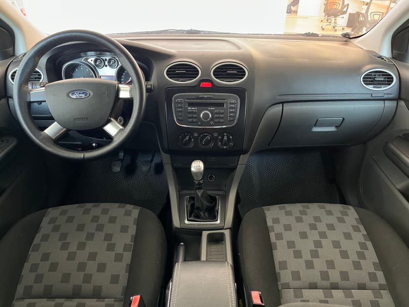 Ford Focus с пробегом, 2008 год, Волгоград, 1.6 бензин, Механика - вид 9