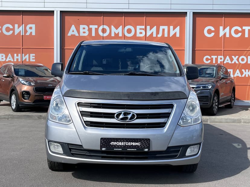 Hyundai H-1 с пробегом, 2016 год, Волгоград, 2.5 дизель, Механика - вид 2
