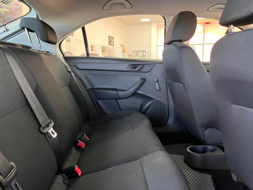 Skoda Rapid с пробегом, 2014 год, Волгоград, 1.6 бензин, Механика - вид 21