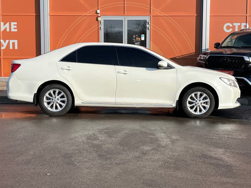 Toyota Camry с пробегом, 2014 год, Волгоград, 2.0 бензин, Автомат - вид 4