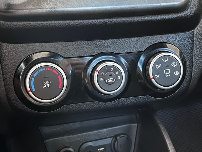 KIA Rio с пробегом, 2015 год, Волгоград, 1.6 бензин, Механика - вид 15