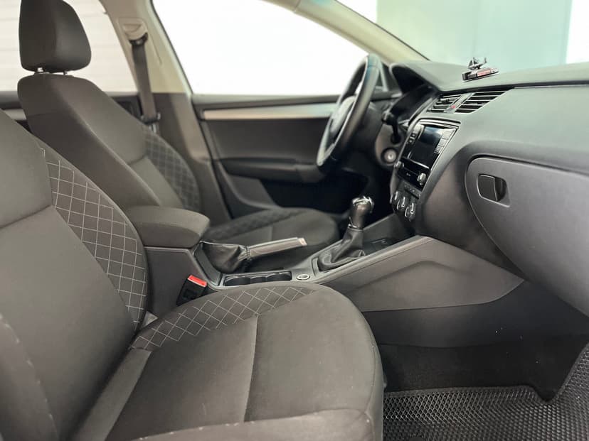 Skoda Octavia с пробегом, 2019 год, Волгоград, 1.6 бензин, Автомат - вид 19