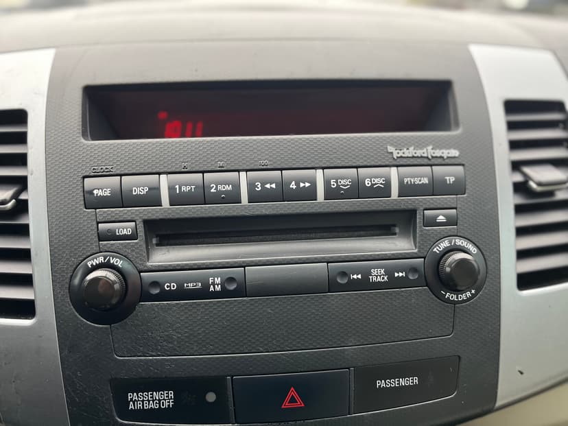 Mitsubishi Outlander с пробегом, 2008 год, Волгоград, 2.4 бензин, Вариатор - вид 15