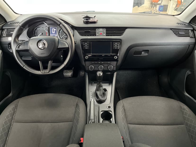 Skoda Octavia с пробегом, 2019 год, Волгоград, 1.6 бензин, Автомат - вид 9