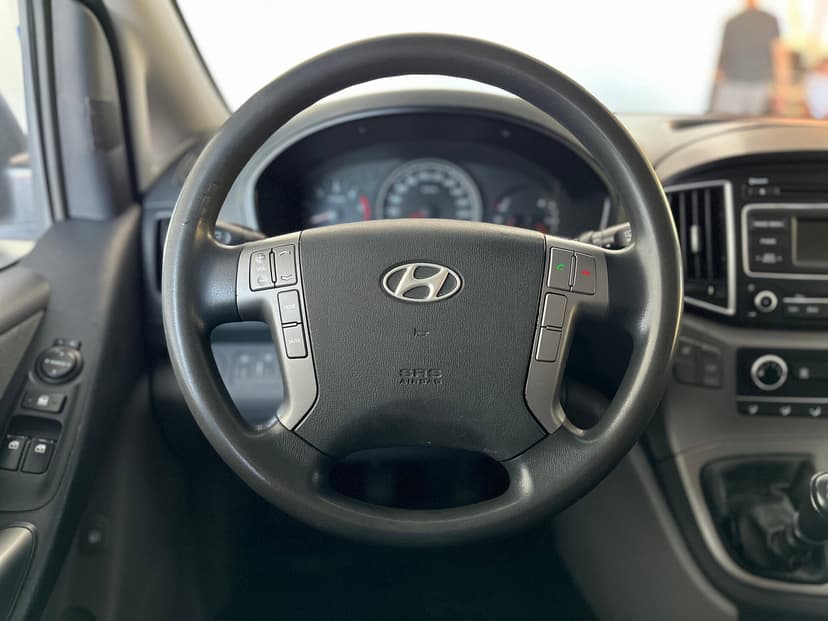 Hyundai H-1 с пробегом, 2016 год, Волгоград, 2.5 дизель, Механика - вид 12