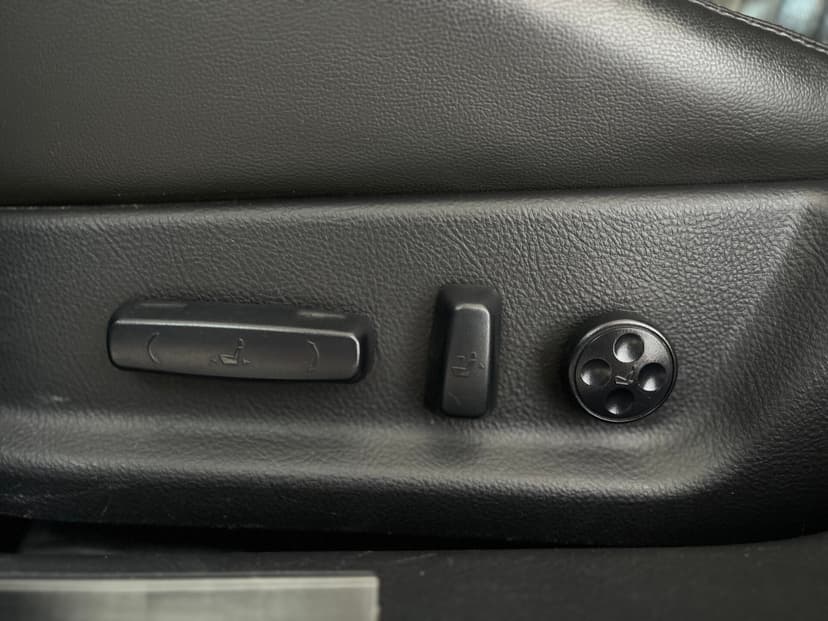 Hyundai Genesis с пробегом, 2010 год, Волгоград, 3.8 бензин, Автомат - вид 28