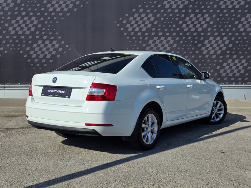Skoda Octavia с пробегом, 2017 год, Волгоград, 1.6 бензин, Автомат - вид 2