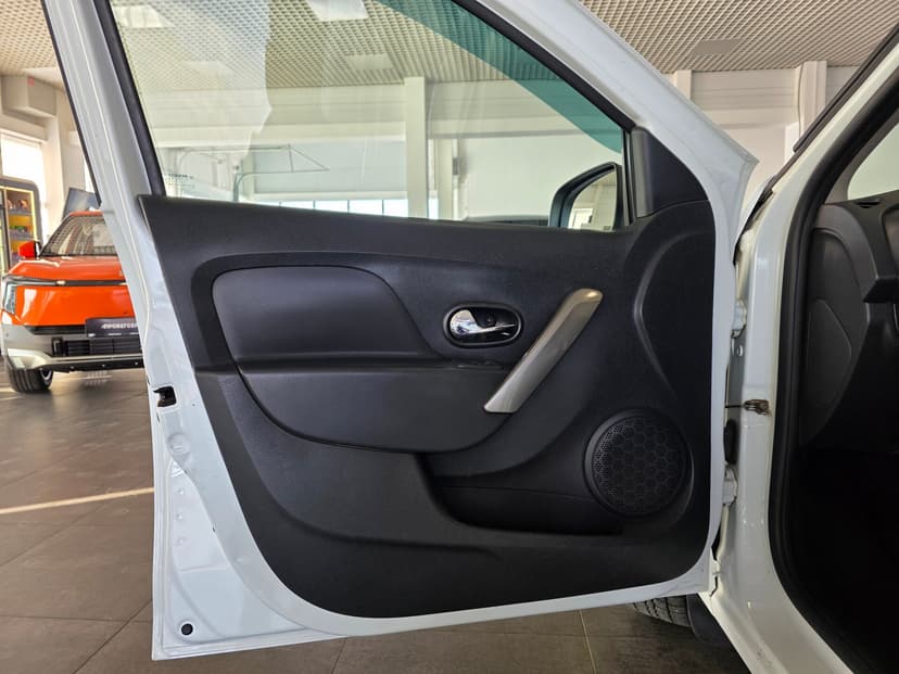 Renault Logan с пробегом, 2020 год, Волгоград, 1.6 бензин, Механика - вид 26