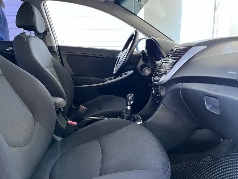 Hyundai Solaris с пробегом, 2014 год, Волгоград, 1.6 бензин, Механика - вид 18