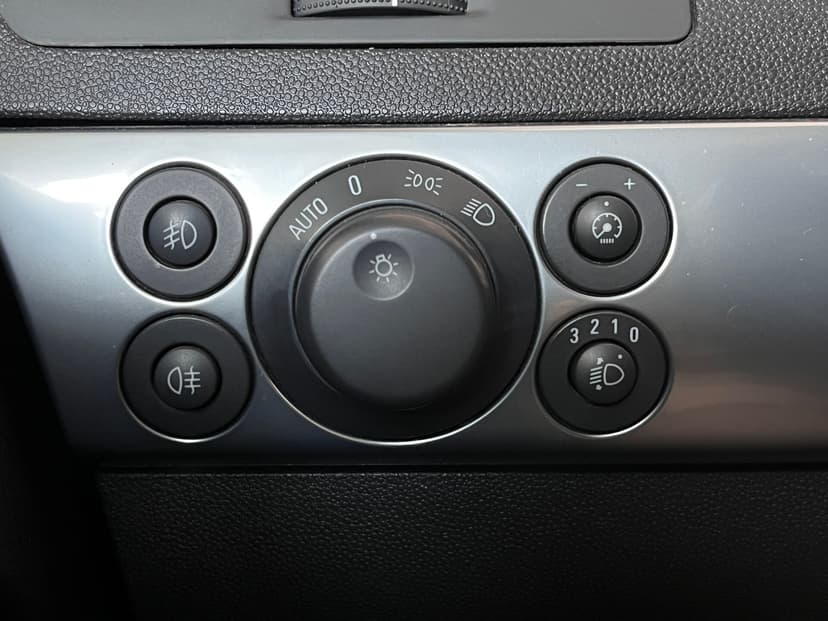 Opel Astra с пробегом, 2012 год, Волгоград, 1.8 бензин, Автомат - вид 17