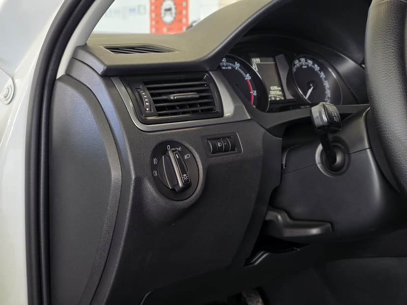Skoda Rapid с пробегом, 2019 год, Волгоград, 1.6 бензин, Механика - вид 20