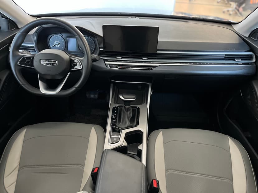Geely Emgrand с пробегом, 2024 год, Волгоград, 1.5 бензин, Автомат - вид 11