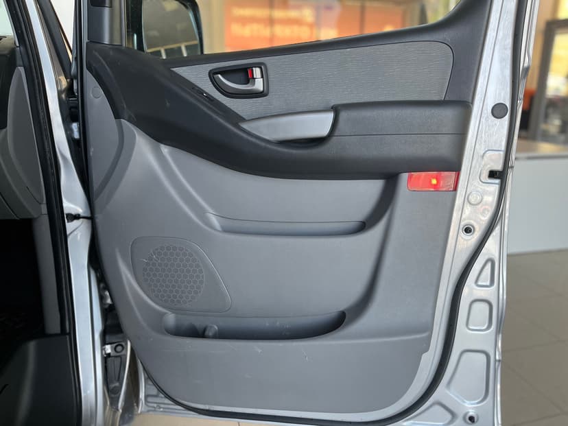 Hyundai H-1 с пробегом, 2016 год, Волгоград, 2.5 дизель, Механика - вид 24