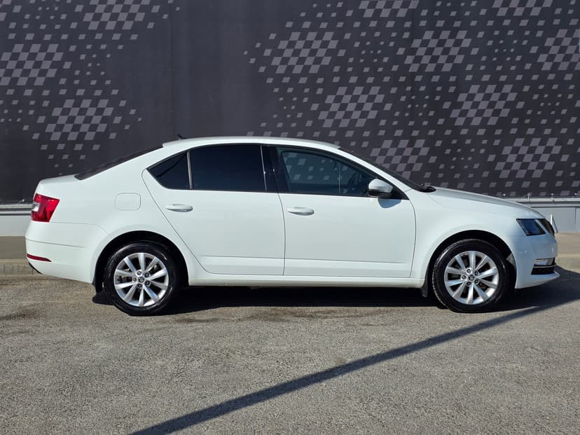 Skoda Octavia с пробегом, 2017 год, Волгоград, 1.6 бензин, Автомат - вид 6
