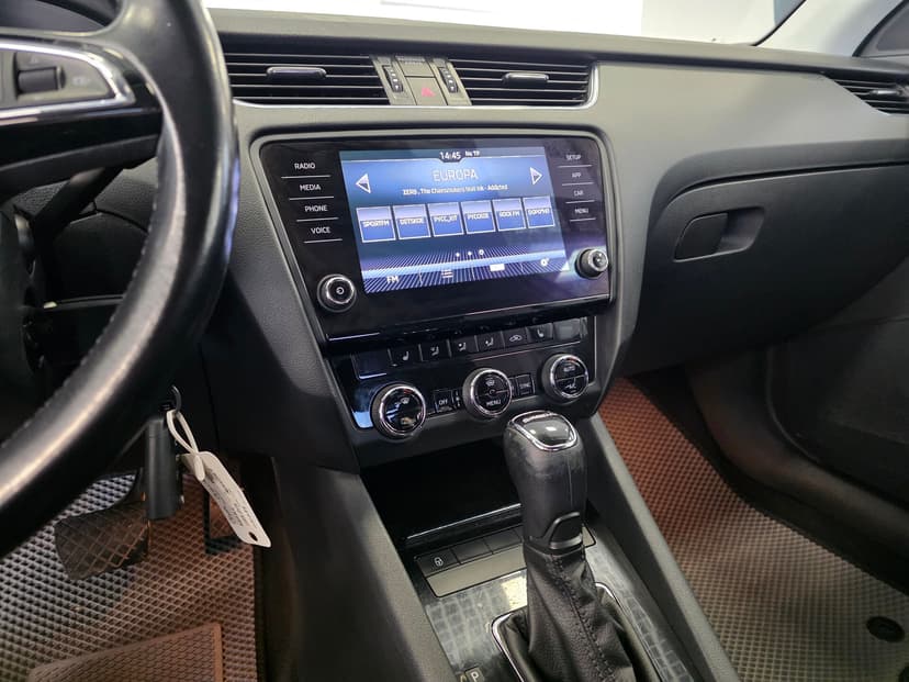 Skoda Octavia с пробегом, 2017 год, Волгоград, 1.6 бензин, Автомат - вид 16